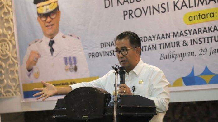 PEMBANGUNAN KALTIM - Pj Gubernur Kaltim, Akmal Malik saat Monitoring, Evaluasi dan Pra Lapotan Data Desa dan Kelurahan Presisi di The Royal Suite Hotel Balikpapan pada Senin (29/01/2024). Dirinya menyoroti pentingnya data yang akurat dan detail sebagai dasar untuk pembangunan di Kalimantan Timur. 