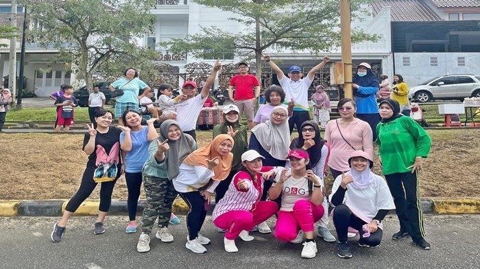 Sejumlah penghuni perumahan Sepinggan Pratama Balikpapan yang turut meramaikan Car Free Day di setiap minggunya. Marketing Manager Rachmat Group Land, Rendy Rahadian Nata, menyatakan, penghuni perumahan maupun warga Kota Balikpapan juga beberapa kali mengadakan senam sehat, Kamis (1/2/2024). 
