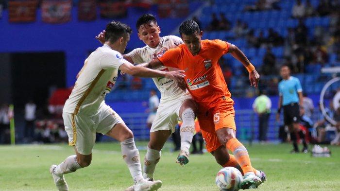 BORNEO FC VS PERSIJA - Laga sengit Borneo FC vs Persija Jakarta. Kali ini Borneo FC Samarinda unggul 1-0 atas Persija Jakarta dalam pertandingan Liga 1 2023-2024, Selasa (6/2/2024) malam, setelah blunder Hansamu Yama dimanfaatkan oleh Muhammad Sihran pada menit ke-24 di babak pertama.