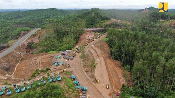 BANGUN IKN NUSANTARA - Pembangunan IKN Nusantara terus dilakukan. Analisis Bappeda Kaltim, IKN Nusantara, yang merupakan kota baru yang sedang dikembangkan sebagai ibu kota baru Indonesia di Kalimantan Timur, memiliki potensi besar untuk menjadi contoh utama pembangunan berkelanjutan di tingkat nasional dan internasional, Rabu (7/2/2024).