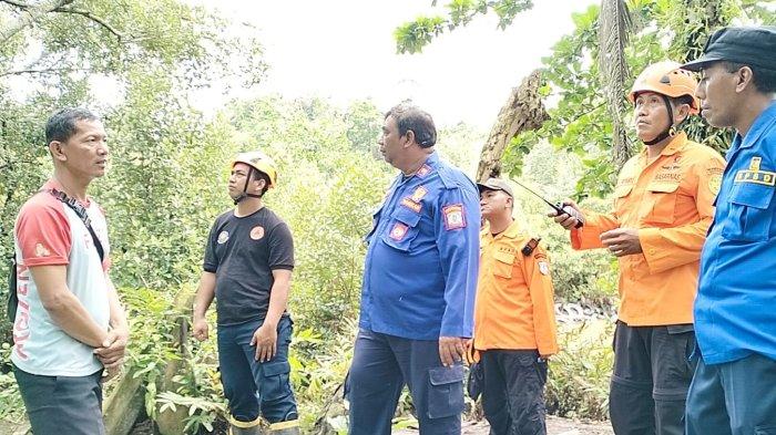 Pencarian pria yang diduga hilang di hutan mangrove Balikpapan, Ahmad Aji Saputra, Rabu (7/2/2024), diperluas dengan bantuan drone oleh tim SAR gabungan yang melibatkan BPBD, Basarnas, TNI-Polri, relawan, dan masyarakat.