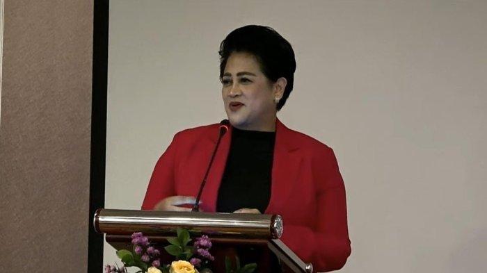  Connie Rahakundini Bakrie.