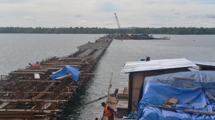 BANGUN PELABUHAN KENYAMUKAN - Ilustrasi Pelabuhan Kenyamukan di Kutai Timur on progres melalui program multi years contract dengan skema 3 kali anggaran. Saat ini progres pembangunan Pelabuhan Kenyamukan yang dilakukan oleh Pemkab Kutim melalui Dishub telah sampai pada pengurukan 25 persen dari luasan reklamasi yang direncanakan, Kamis (22/2/2024).