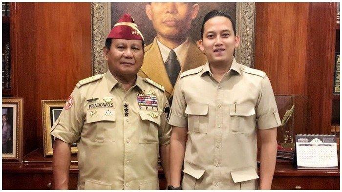 Prabowo Subianto bersama satu di antara sekretaris pribadinya, Rizky Irmansyah.