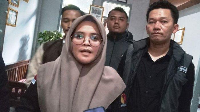 Anggota Bawaslu RI Divisi Pencegahan, Partisipasi Masyarakat dan Hubungan Masyarakat, Lolly Suhenty