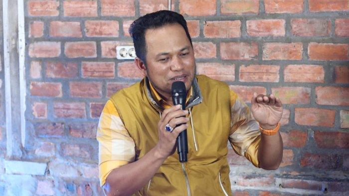 Ketua DPD Partai Golkar Kaltim, Rudy Mas'ud saat tampil dalam acara nobar dan diskusi debat capres yang digelar Tribun Kaltim di Lapongka Coffee, Balikpapan, Kalimantan Timur, Minggu (4/2/2024) malam. TRIBUNKALTIM.CO/DWI ARDIANTO