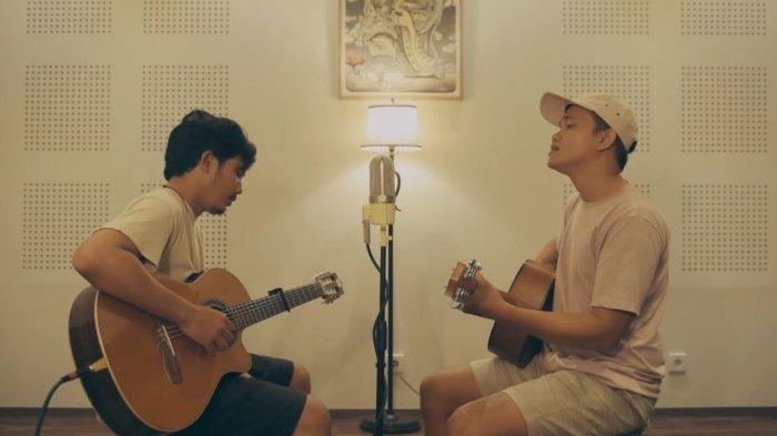 Potret penyanyi lagu viral TikTok 'Tapi semua yang kau cinta akan pergi'.