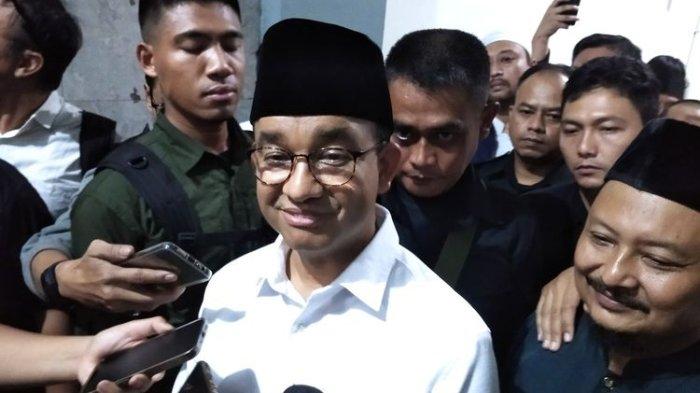 Capres nomor urut 1, Anies Baswedan menemui sejumlah tokoh ulama dan pendukungnya di Masjid Al-Istiqamah, Kota Bandung, Jawa Barat, Senin (19/2/2024).