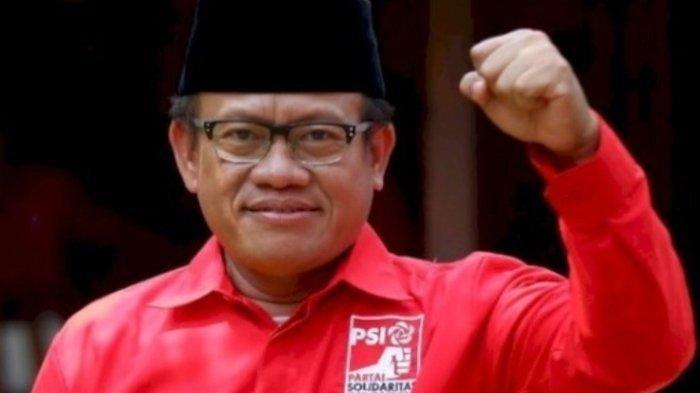 LAPORKAN GANJAR - Ketua DPD PSI Kota Bogor Sugeng Teguh Santoso, yang juga merupakan Ketua Indonesia Police Watch (IPW).  Diketahui IPW melaporkan Ganjar ke KPK atas dugaan gratifikasi.