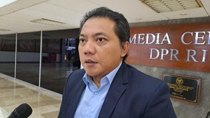 Ketua DPP Partai Nasdem Taufik Basari (Tobas) terkejut saat wartawan bertanya soal jatah dua menteri di kabinet Prabowo.