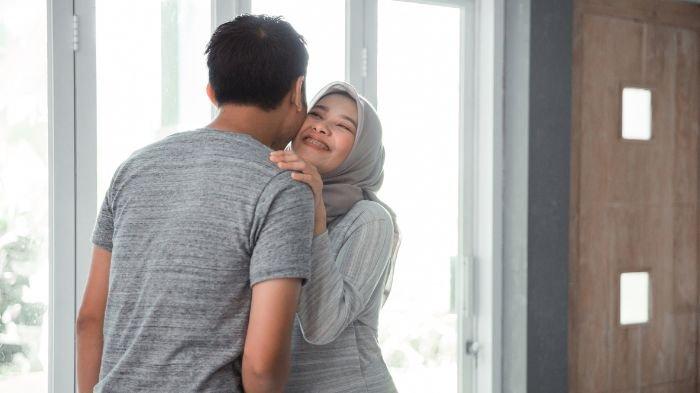 MANDI JUNUB - Inilah penjelasan mengenai saat malam berhubungan suami istri, apakah boleh tetap puasa jika belum melaksanakan mandi junub?