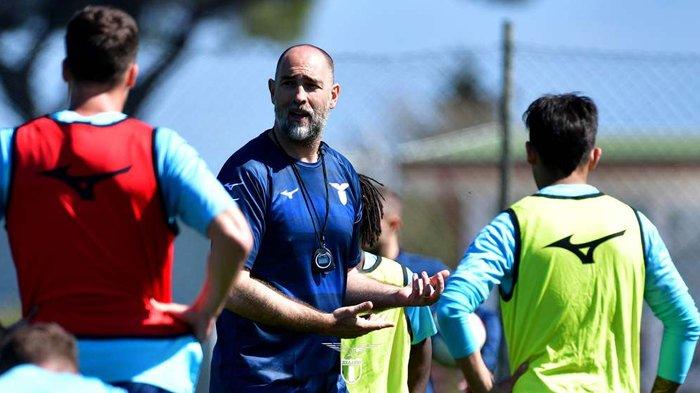 Pelatih Lazio Igor Tudor memimpin latihan dengan skuadnya di Formello, Roma, Italia.