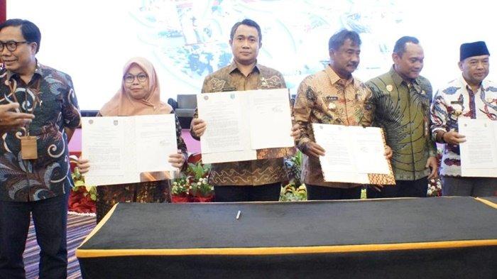 Kepala Dinas Perhubungan Kabupaten Paser, Inayatullah usai melakukan penandatanganan kerja sama dengan Kementerian Perhubungan terkait sekolah kedinasan bidang perhubungan darat, laut dan udara untuk putra-putri daerah, Rabu (27/3/2024). 