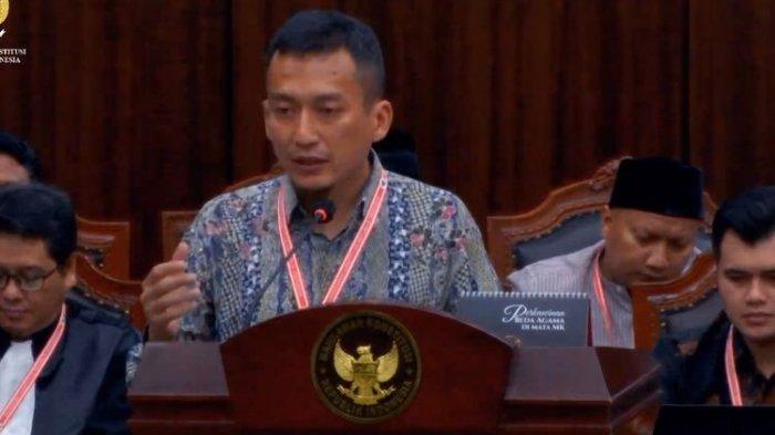 SIREKAP - Pengembang aplikasi Sirekap dari ITB, Yudistira Dwi Wardhana, saat menjadi saksi dalam sidang sengketa hasil Pemilihan Presiden (Pilpres) 2024 di Gedung MK, Jakarta, Rabu (3/4/2024).