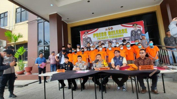 OPERASI PEKAT MAHAKAM - Polresta Samarinda, saat merilis hasil unkapan selama Operasi Pekat Mahakam 2024 di Mapolresta Samarinda, Kalimantan Timur pada Jumat (5/4/2023).