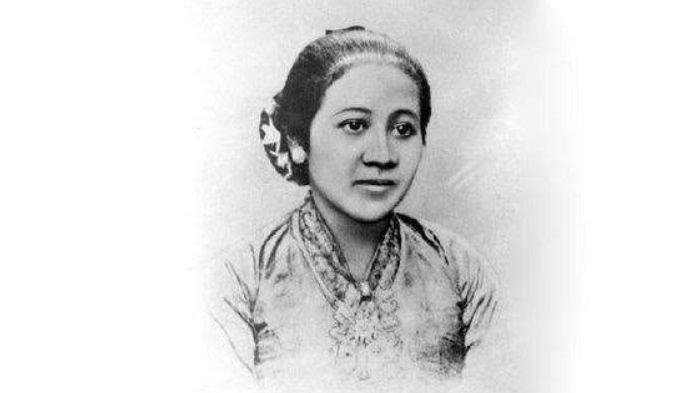 HARI KARTINI - Inilah 11 pidato Hari Kartini PDF yang menarik dan penuh semangat perjuangan mengenai wanita yang dapat digunakan saat lomba.