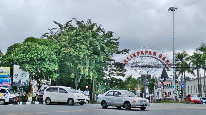 Ilustrasi kondisi arus lalu-lintas di pusat Kota Balikpapan, Kalimantan Timur.
