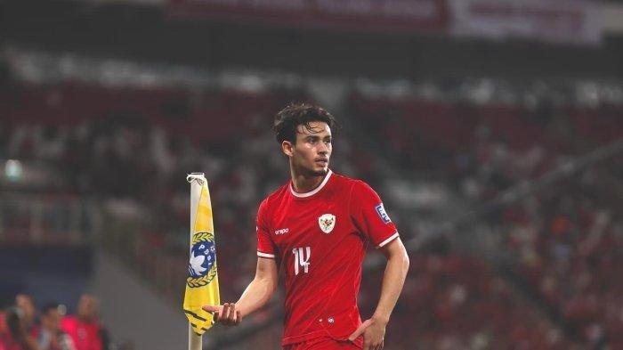 Pemain Timnas Indonesia, Nathan Tjoe-A-On disebut masuk daftar pemain yang gabung Timnas U23 Indonesia untuk Piala Asia U23 Qatar. - Nathan Tjoe-A-On ungkap perasaan senangnya karena membawa Timnas U23 Indonesia ke 8 besar Piala Asia U-23 2024. Kini ia harus kembali ke Belanda.