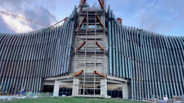 Kantor Presiden yang dilapisi bilah selubung Burung Garuda di Kawasan Istana Presiden, KIPP Ibu Kota Nusantara (IKN), siap digunakan pada 17 Agustus 2024.(KOMPAS.com)