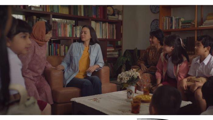 Dilan 1983: Wo Ai Ni - Sinopsis dan penjelasan trailer Dilan 1983: Wo Ai Ni beserta daftar pemerannya, kisah bocil SD penuh dengan canda tawa dan gombalan lucu.