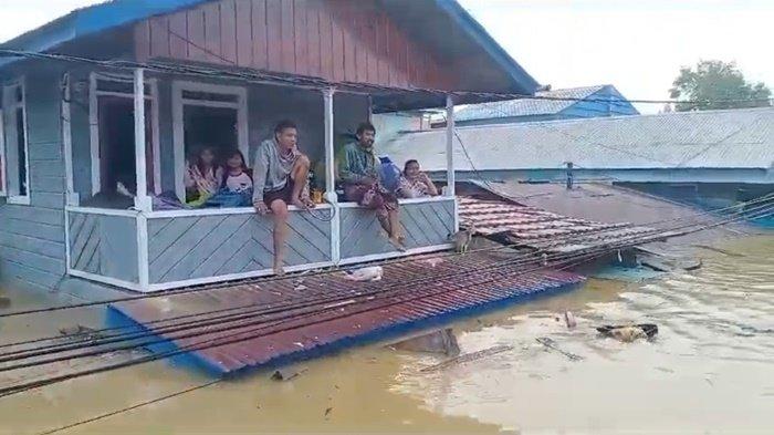 BANJIR DI MAHULU - Banjir di Mahakam Ulu beberapa waktu lalu. BMKG memprediksi curah hujan meningkat pada akhir Mei ini, banjir di Mahakam Ulu jadi peringatan bagi Berau.