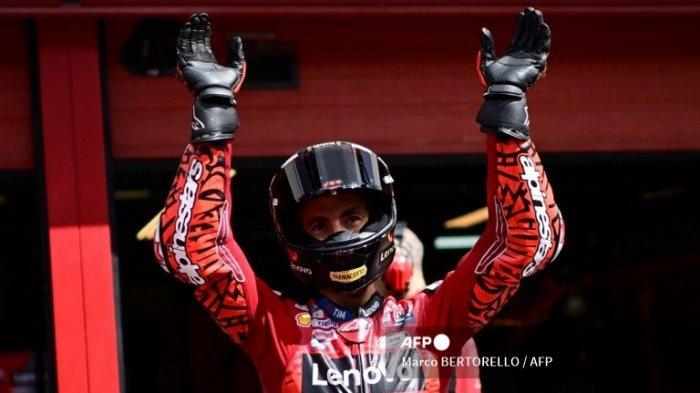 MOTOGP ITALIA 2024 - Pebalap Ducati, Francesco Bagnaia di sesi latihan jelang MotoGP Italia 2024, Jumat (31/5/2024). Simak jadwal sprint race MotoGP Italia 2024 hari ini, Sabtu (1/6/2024). Francesco Bagnaia turun posisi start. Live Trans 7 