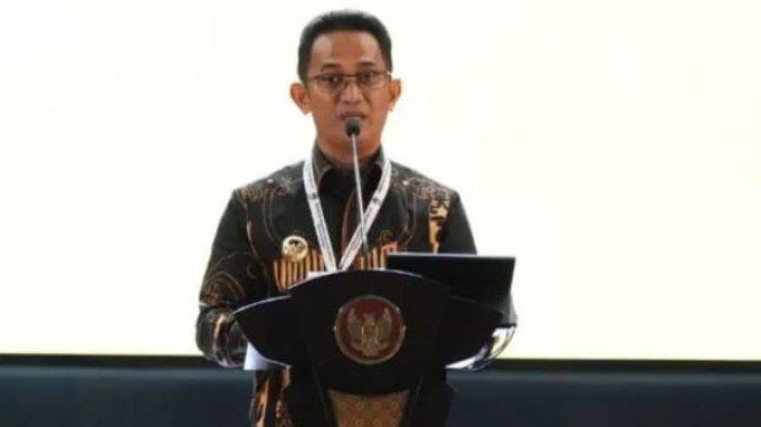  Walikota Balikpapan, Rahmad Mas'ud menyampaikan sambutannya pada kegiatan pembukaan rapat kerja nasional (Rakernas) Apeksi 2024 di gedung BSCC Dome Balikpapan, Selasa (4/6/2024) pagi. 