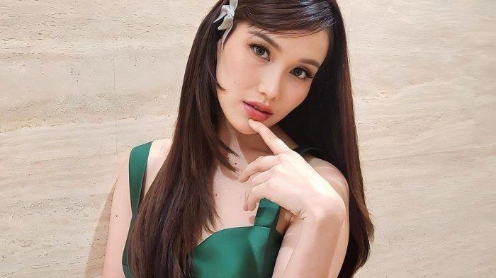 Penyanyi dangdut Ayu Ting Ting