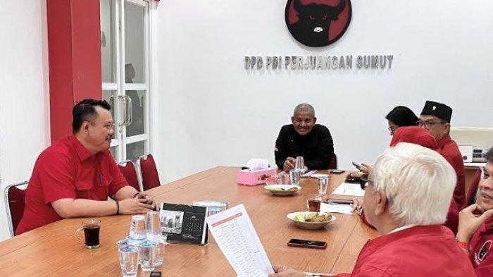 PILKADA SUMUT 2024 - DPD PDIP Sumut saat melakukan wawancara kepada calon kepala daerah di kantor DPD PDIP Sumut, jalan Jamin Ginting, Medan, beberapa waktu silam. Survei Pilkada Sumut 2024. PDIP tak ingin buru-buru menentukan calon. Bobby Nasution bakal gandeng Darma Wijaya yang notabene Ketua DPC PDIP Sergai?