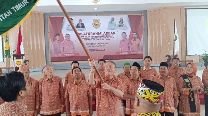 Pelantikan pengurus daerah (PD) Kerukunan Keluarga Bakumpai (KKB) atau keluarga Dayak Bakumpai Kalimantan Selatan yang berada di Kalimantan Timur.