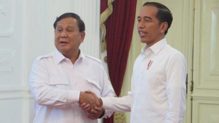 PELANTIKAN PRESIDEN = Presiden Joko Widodo bertemu Ketua Umum Partai Gerindra Prabowo Subianto, di Istana Kepresidenan, Jakarta, Jumat (11/10/2019).  Pelantikan Prabowo sebagai Presiden 2024-2029 tidak akan digelar di IKN Kaltim. Simak selengkapnya penjelasan Wakil Ketua MPR.