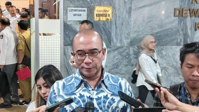 Ketua Komisi Pemilihan Umum (KPU) Hasyim Asy'ari ditemui di Kompleks Parlemen Senayan, Jakarta, Senin (10/6/2024).
