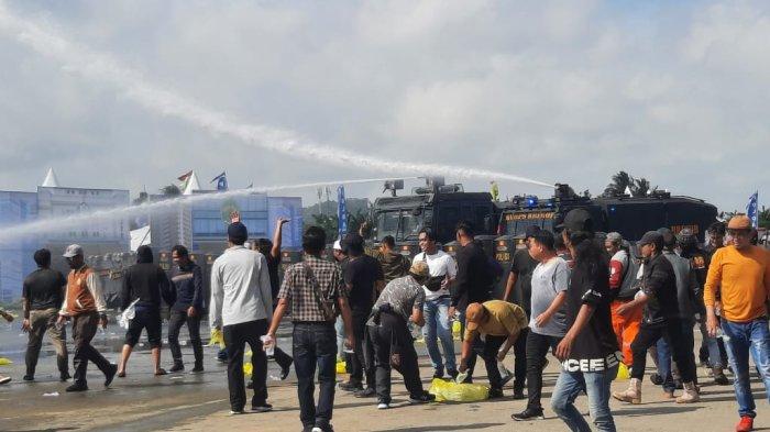 PILKADA KALTIM 2024 - Simulasi Sistem Pengamanan Dalam Kota dalam rangka pengamanan Pilkada serentak pada 27 November 2024 mendatang yang diinisiasi Polda Kaltim dan Polresta Samarinda, di eks Bandara Temindung, Kota Samarinda, Provinsi Kalimantan Timur pada Jumat (12/7/2024).