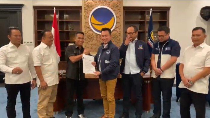 Screenshot video pemberian surat rekomendasi partai Nasdem kepada tim Rahmad Mas'ud untuk maju Pilkada Balikpapan 2024.TRIBUNKALTIM.CO/HO