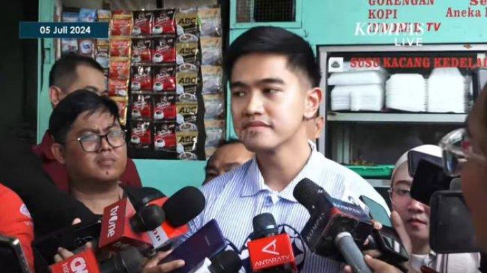 Ketua Umum Partai Solidaritas Indonesia (PSI), Kaesang Pangarep, memberikan pernyataan ke awak media di sela-sela kunjungannya ke Tanjung Priok, Jakarta Utara, Jumat (5/7/2024).