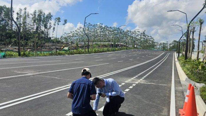 Delegasi CRRC Zuzhou & Norinco meninjau Jalan Sumbu Kebangsaan Sisi Barat di Ibu Kota Nusantara (IKN) sebagai jalur PoC kereta otonom yang akan diuji coba pada 10 Agustus 2024.