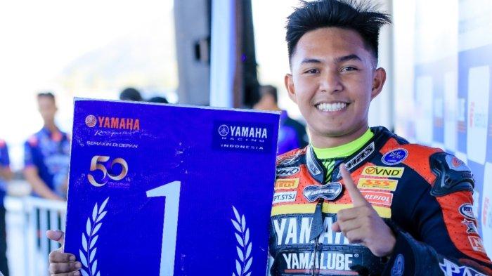 Chandra Herman pada Yamaha Sunday Race round I ini berhasil finis tercepat dan berhak atas podium pertama.