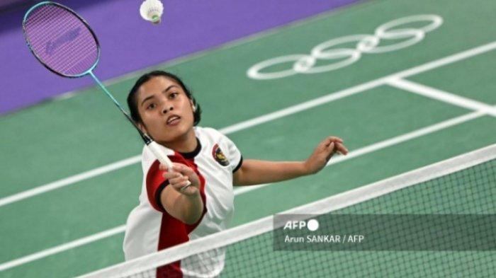 OLIMPIADE 2024 PARIS - Gregoria Mariska Tunjung yang biasa disapa Jorji saat bertanding di Olimpiade 2024 Paris. Jorji menjadi asa terakhir Indonesia di cabor badminton Olimpiade 2024 Paris. Tagar #PBSIBisaApa jadi trending hari ini, Jumat (2/8/2024).