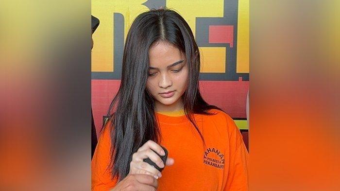 Marissa Putri mahasiswi yang menabrak pengendara motor di Pekanbaru