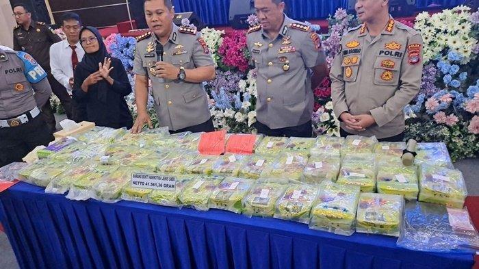 RILIS SABU 42 KG - Kapolda Kaltara Irjen Pol Hary Sudwijanto saat memimpin rilis pengungkapan narkoba jenis sabu seberat 42 kilogram dari dua kali pengungkapan di Mapolda Kaltara, Senin (12/08/2024).