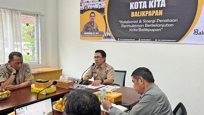 AIR BERSIH BALIKPAPAN - Disperlim menginisiasi program Kota Kita untuk mengentaskan kawasan kumuh. Adapun Kelurahan Gunung Sari Ulu, Kota Balikpapan, Kalimantan Timur masuk dalam indikator penyediaan air bersih dan proteksi kebakaran, Kamis (15/8/2024).