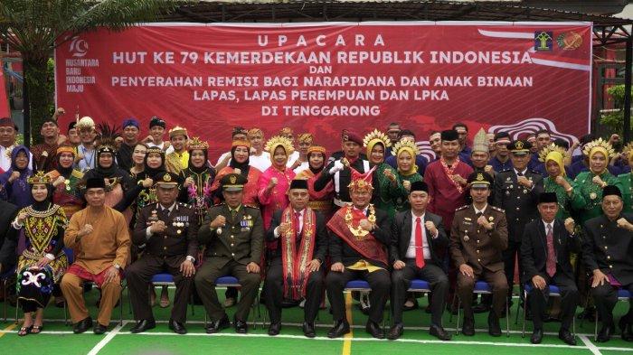NARAPIDANA RAIH REMISI - Hari Ulang Tahun ke-79 Republik Indonesia membawa berkah bagi 1.349 Warga Binaan Pemasyarakatan (WBP) dan Anak Binaan di Lapas Tenggarong, Kukar, Provinsi Kalimantan Timur. Mereka mendapat Remisi Umum bervariasi. 