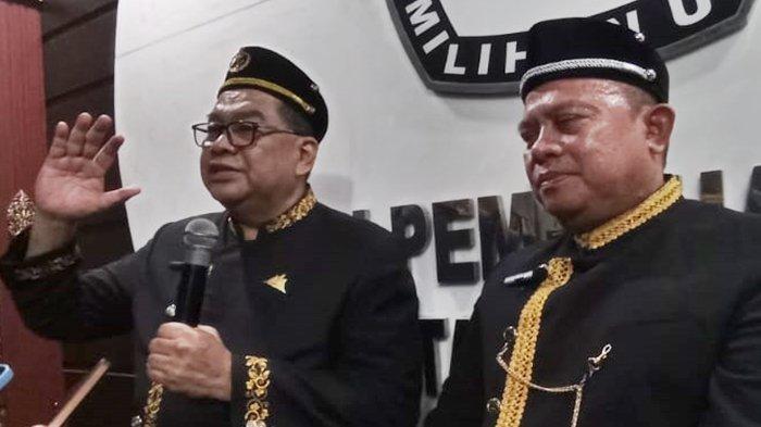 AYL AZA MAJU - Awang Yacoub Luthman-Akhmad Zais (AYL-AZA) menjadi pasangan pertama, Bakal Calon Bupati-Wakil Bupati Kutai Kartanegara (Kukar) melaju ke Pemilihan Kepala Daerah Serentak 2024.  Pasangan AYL-AZA ini kenalkan slogan Nyaman Sama-sama. 