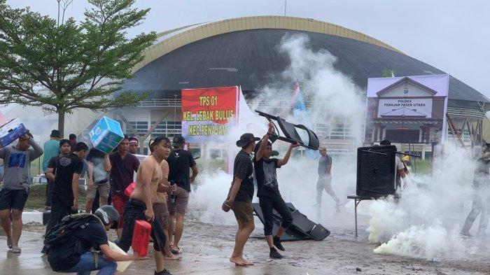 Simulasi Sispamkota di Polres PPU, ada skenario kericuhan massa pendukung calon kepala daerah di Pilkada PPU 2024. 