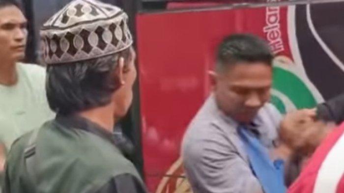 Tangkapan layar dari Instagram @ghibran_alfarysi dugaan perlakuan tidak menyenangkan sopir angkot kepada sopir bacitra.TRIBUNKALTIM.CO/HO