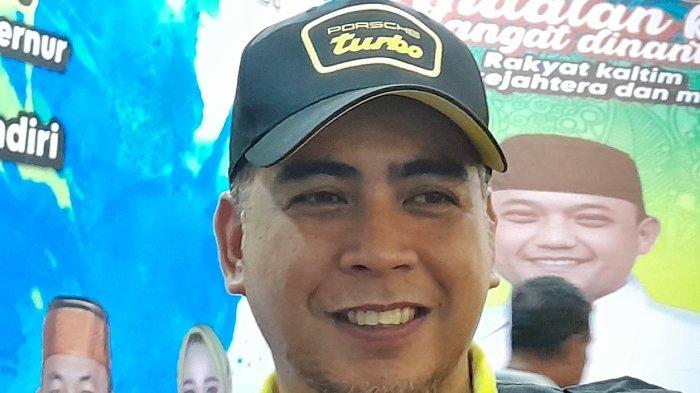 PILKADA KUTIM 2024 - Ketua Tim Pemenangan Pilkada Partai Golkar Kutim, Sayid Anjas, membeberkan, karena ada beberapa proses partai yang belum selesai sehingga itu tidak bisa, harus diurus ke Jakarta dulu, pengurus DPP. Makanya deklarasi diundur. 