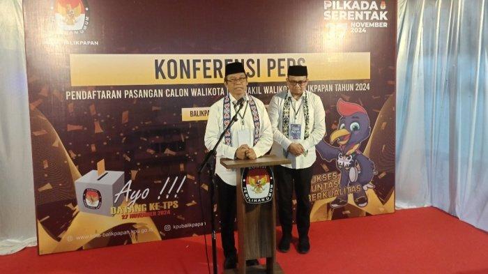 PILKADA BALIKPAPAN 2024 - Pasangan Muhammad Sa'bani - Syukri Wahid saat daftar Pilkada Balikpapan 2024 di KPU hari ini, Kamis (29/8/2024). Profil Muhammad Sa'bani, bakal calon Walikota di Pilkada Balikpapan 2024. Sosok Sa'bani adalah Kepala Bappeda era Walikota Imdaad Hamid.