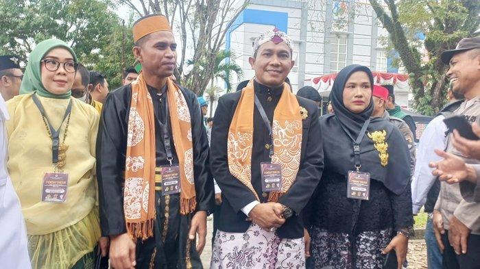 Bapaslon Pilkada Bontang Sutomo Jabir dan Nasrullah mendaftar diri ke KPU Kamis (29/8/2024) siang.