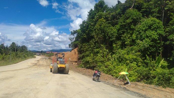 LAMPU JALAN MAHULU - Ilustrasi jalan ke Setkab Pemkab Mahulu. Penyelesaian proyek dijadwalkan akan selesai bulan ini, dengan Provisional Hand Over atau serah terima sementara yang direncanakan pada awal September. 
