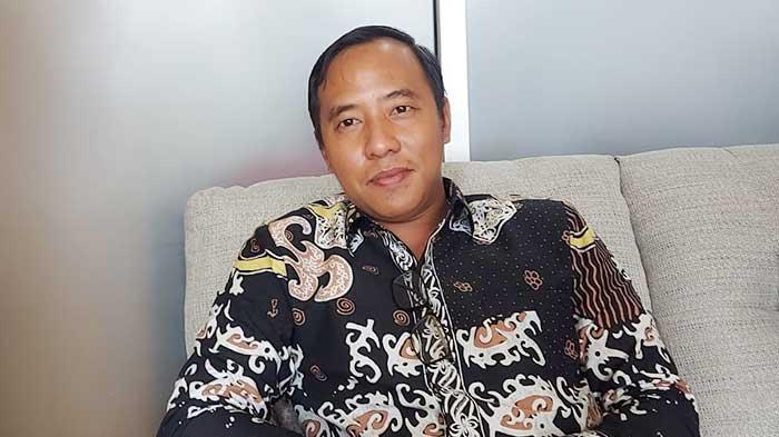 PILKADA SAMARINDA 2024 - Anggota KPU Samarinda, Divisi Teknis Penyelenggaraan, Arif Rakhman menjelaskan hingga habis masa perpanjangan pendaftaran calon Pilkada Samarinda 2024 pada Rabu (4/9/2024) tidak ada yang mendaftar, sehingga masih satu calon terdaftar yakni Andi Harun–Saefuddin Zuhri.
